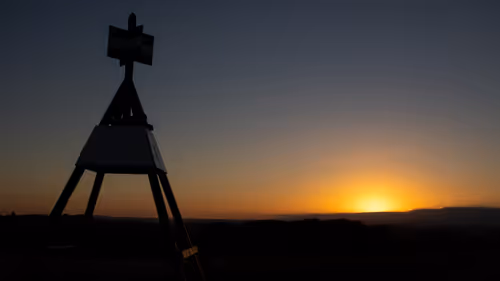 Item #100151078309057675366159992497543003968848618159963270405575559666895675195393 Media