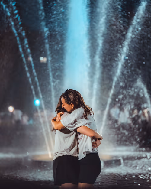 Item #44752229858710704547882990946217754742599991386574349955482480382927299411969 Media