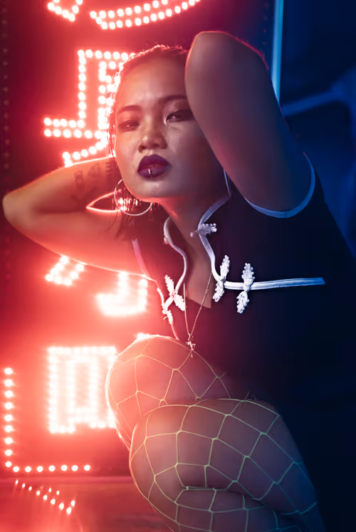 Item #82381014622499112345296957645322786313022492150887205816299328070950659817473 Media