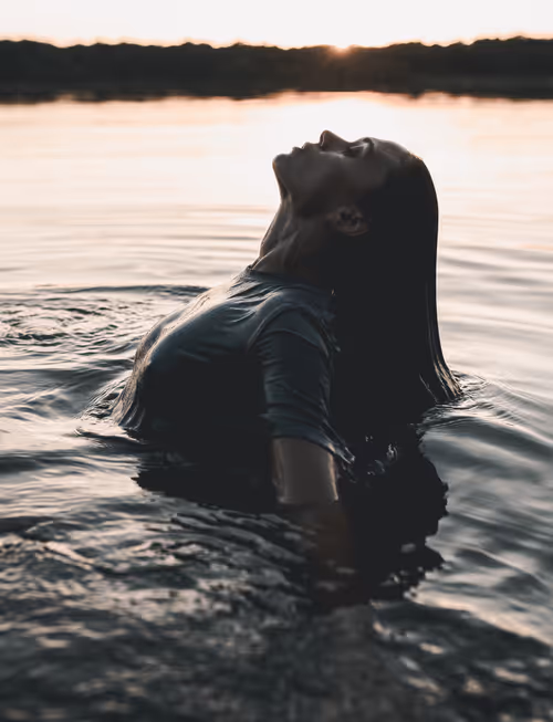 Item #40108322951802129361594584681119870045558526777819700458629970994174885888001 Media