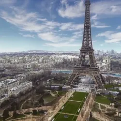 Eiffel Tower / Google Street View Photography