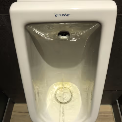 Urinal 6
