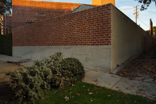 Item #97596376492587480991564299989885194485729582935183473269224319394858724753409 Media