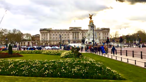 Item #10409359001116655509239733395986428029061613211261481517501357385147943485441 Media