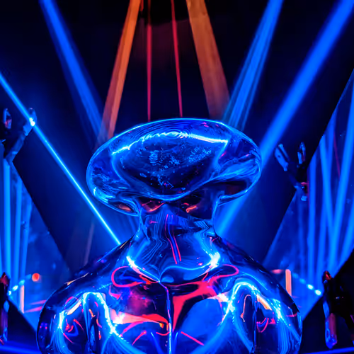 Item #59955606537675797326917814374313796460963910387106629206424555293273223069697 Media