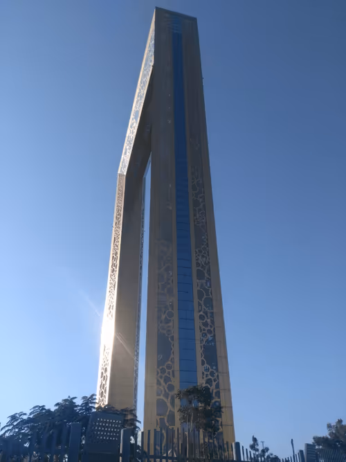 Item #13968726059347532090623550307795009463851395019365410599953870904806126649345 Media