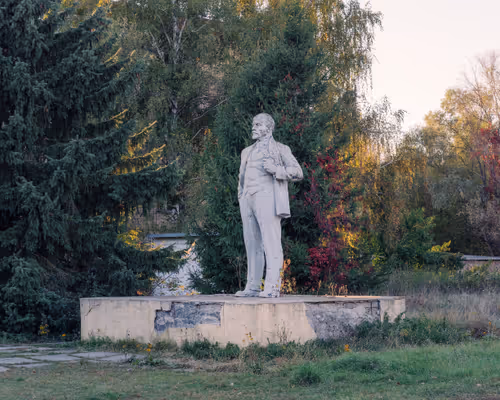 Item #48137969834760964202008615445069010109172114455099533143483873128961712062465 Media