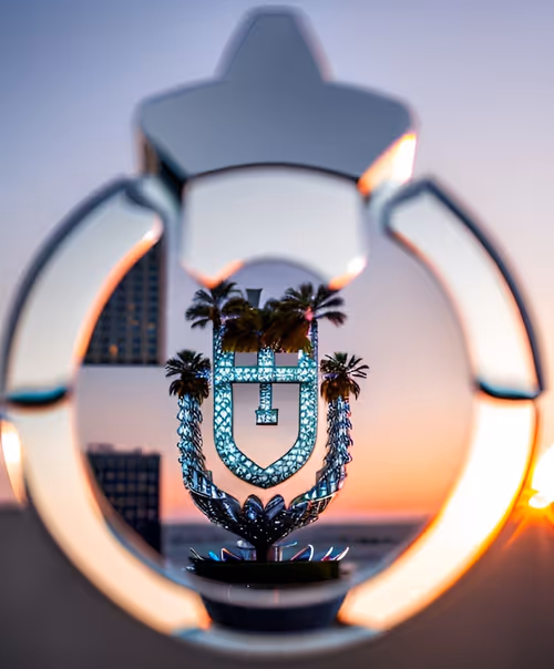 Item #45294532449316600606370392067039985018093758471773163222083530279665686020097 Media