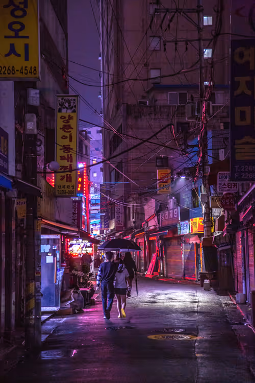 Item #51038767389134457626930617169090287934471579480777975785156342706349755334657 Media