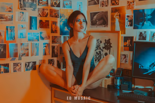 Item #70180764419629458970103873759350593438384527342278542822048452868161251835905 Media