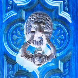 The Silver Lion Knocks