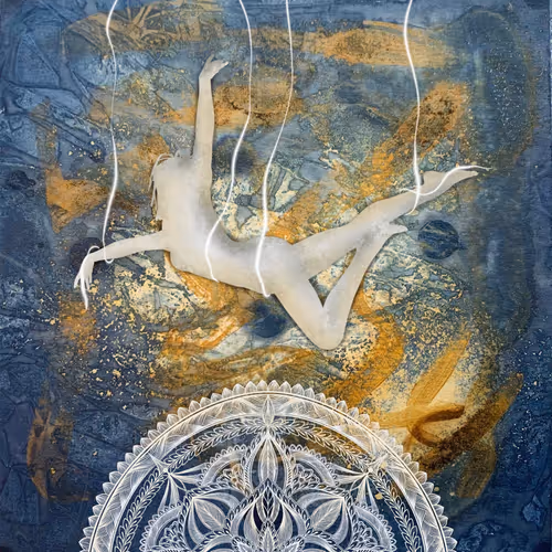 Item #110477367974344333334426119394026957966301743763293328063595940847227670364161 Media