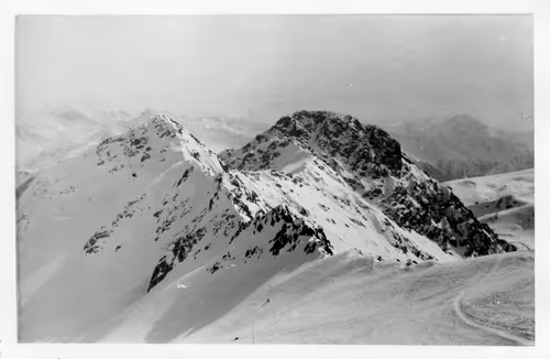 Item #15134709310911277842728697403753673439210482131750318059492546311248219734017 Media