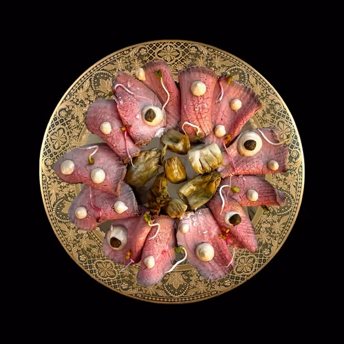 Item #102261400080920858867893389507449397263425829565236131154844705380121456934913 Media