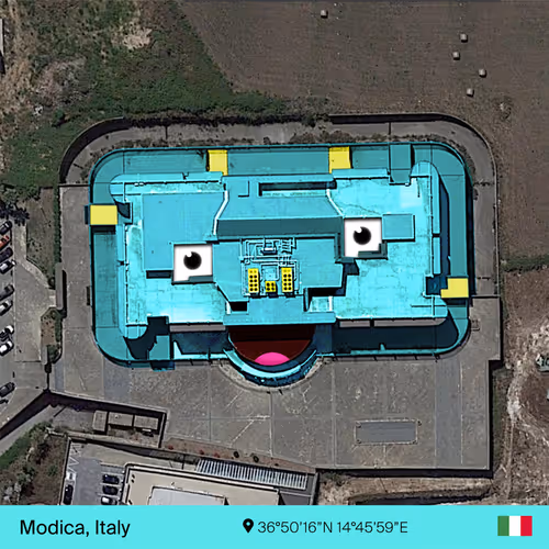 Item #59770085459667727913271677563719921603206552093863148528480860558401644527617 Media