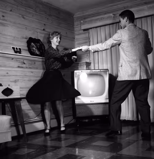 Item #56431751608181922231259635946092067407977788553703326303680802207396641374209 Media