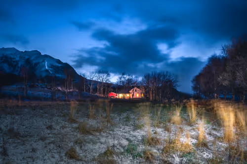 Item #63134945294261859625177552331781938641917245497609761794332943223603343654913 Media