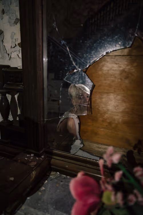 Item #49247476935067578568194413039611584540115636094576503484861724110527859261441 Media