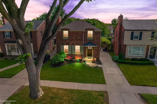 Item #34274270863773985776799105328213402810467255184948487708996436787250381979649 Media