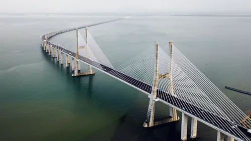 Item #73762504299456065935515086849783523685959452492976107684426143738651868135425 Media