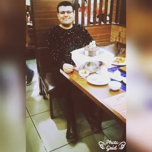 Item #63389622150095133752134319112530935475982121592392805664527527950455870062593 Media