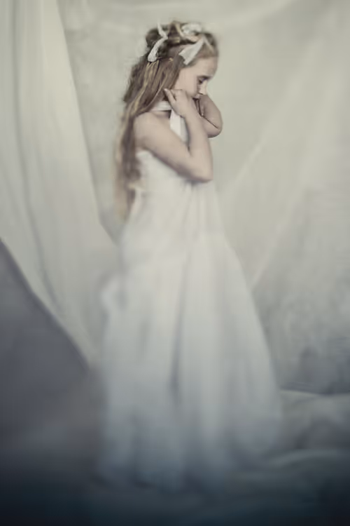 Item #113300456265572054290641269231913614430655375386256613734739386358878932303873 Media