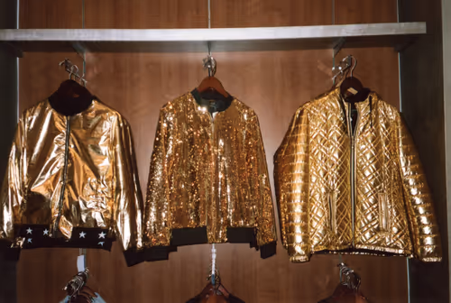 Item #25205925967337352681062801186386867060209741242358459141146210957662363844610 Media