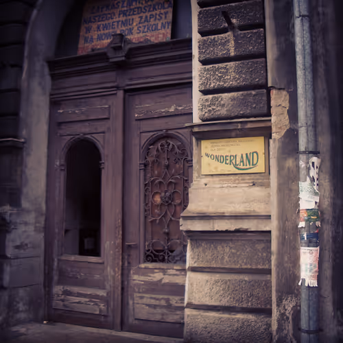 Item #54736737797598049289079547762217551149851068366763038159136004803340823166977 Media