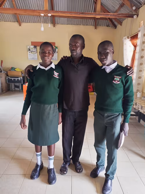 Item #94540594873627566214253693638695074369245433436911139179040268539360578633729 Media