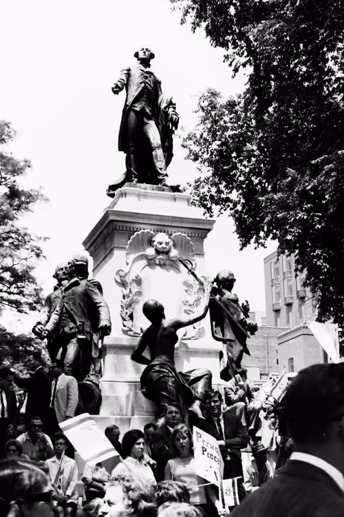 Item #103869953884735727563221393256320645863605690120870363676987596942283240374273 Media