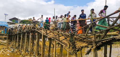 Item #28483083615204022371300351477704581571274768988091129970329682070273255276545 Media