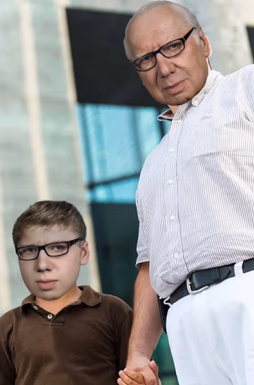 Item #17456975567956312981613779174776814874659580794017681138053521645240672321537 Media