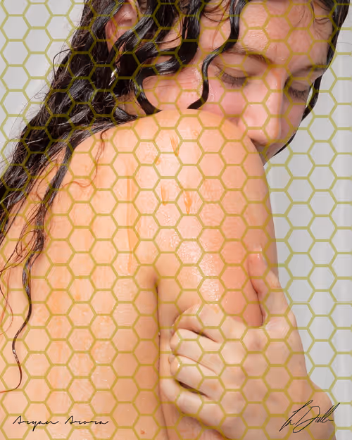 Item #8485167719536978847122754770043934926602885229176872848566492600250157498369 Media