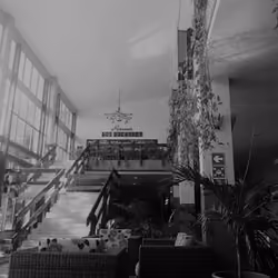 "Lobby"