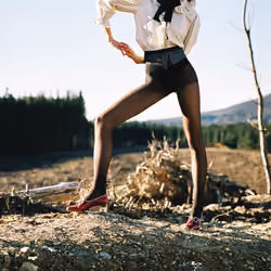 Stay, just a little bit longer - For Gucci