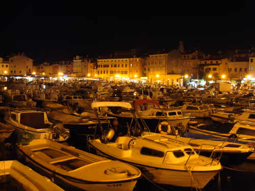 Item #45020300559834047754608291695365290040591735365649665672905487462064474554369 Media