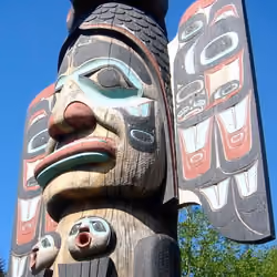 Totem (2)