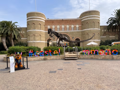 Item #106962716921335990762713992472161684452961633480742312471954214564535719690245 Media