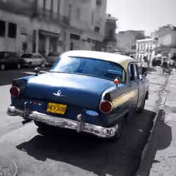 Classic Oldtimer Ford in Havana, Cuba