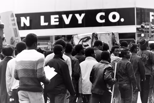 Item #103869953884735727563221393256320645863605690120870363676987596956576891535361 Media