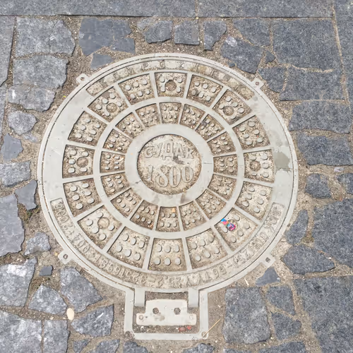 Item #50664749162083291389798367722270845779939923828333523932352926915809953972225 Media