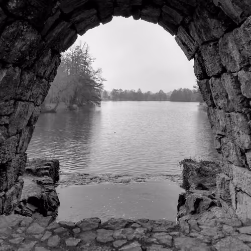 B&W #8 - The long view Stowe House, September 2021