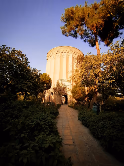 Item #68595384331479741982530928950306074531751535382951790992935385929297665458177 Media