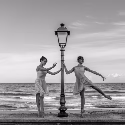 Item #78079690169552907867664590352275251661353865586144439425217874288655623782401 Media