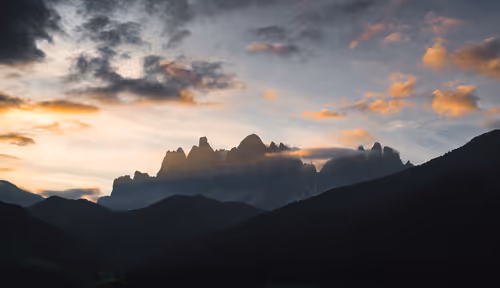 Item #44719000099665773654266672940263648728753689185242925436087362542513002905601 Media