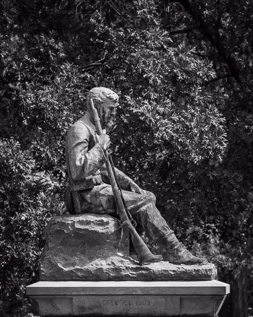 Item #10691109686083431502166818963425883962656955232587770388242978740480826671105 Media