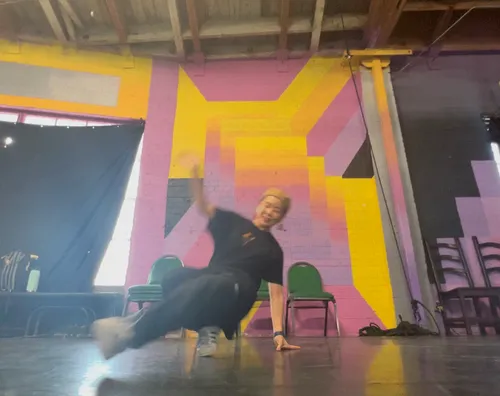 Item #493183989878997638572971060016727092013345959017037983914687847426691170305 Media