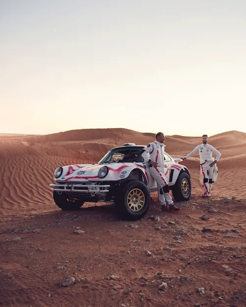 Item #18932305824728607309406973374401543082334769892490111625385641694772330496001 Media