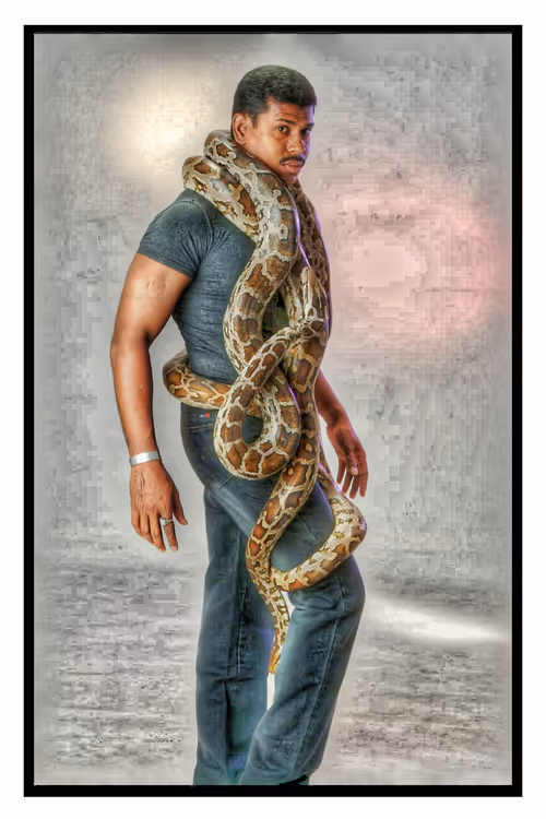 Item #44893761589081647640796247362324493883362712989984067389455319892806625918977 Media