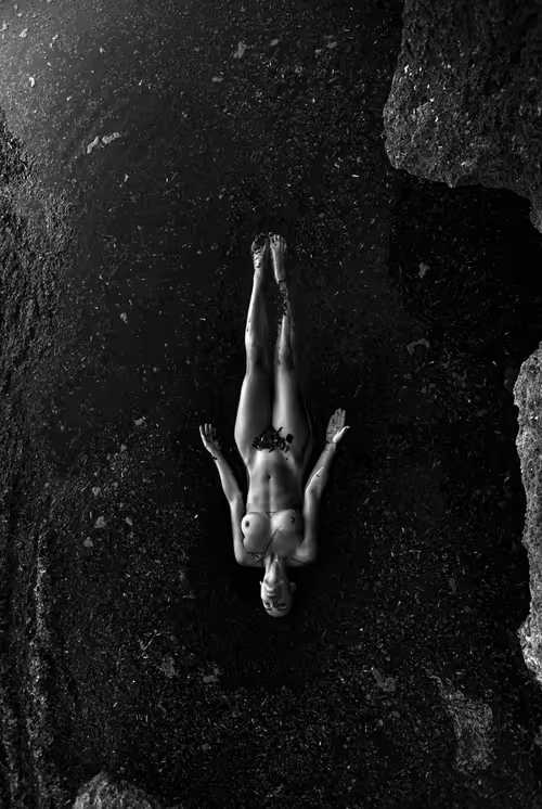 Item #74895612829637780706248325170650045951376310524088245673866730561858126741505 Media